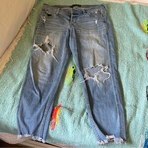 Hollister low rise boyfriend buttonfly jeans capris size 11R
